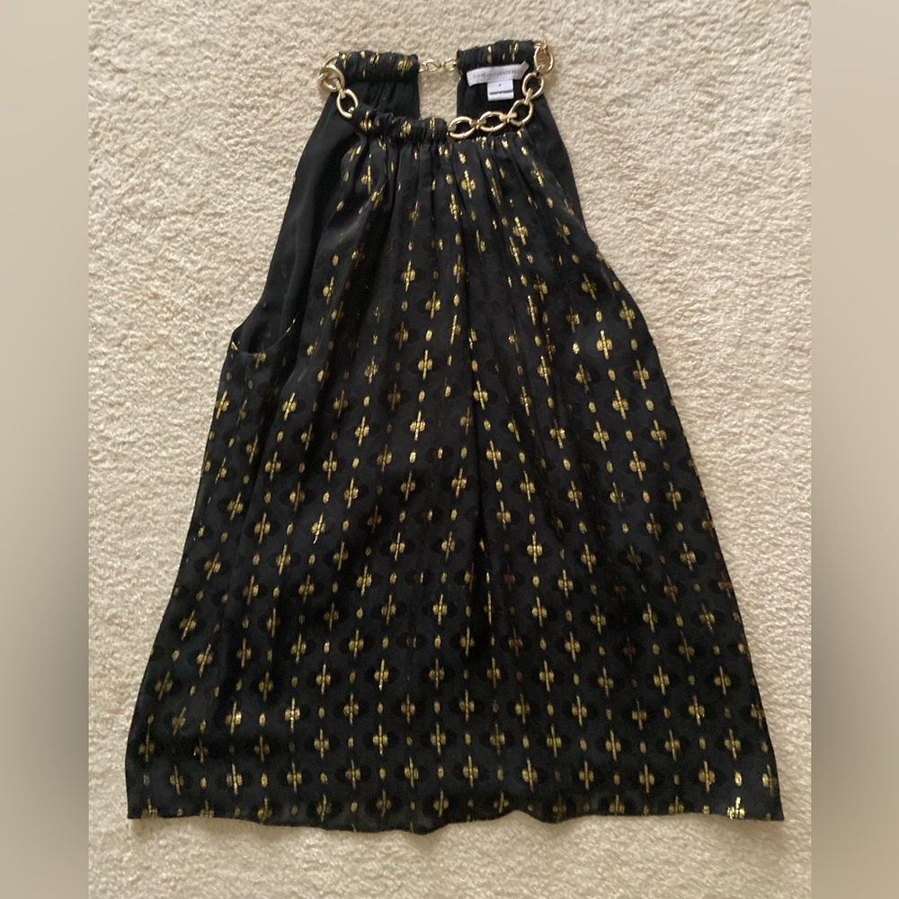 Diane von Furstenberg Petite top. In great condition